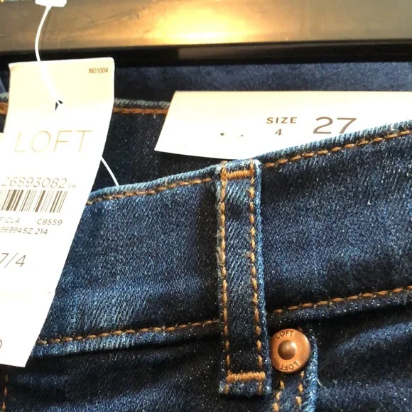 Denim Shorts. New with tag, Size 4 / 27. - Picture 3 of 4